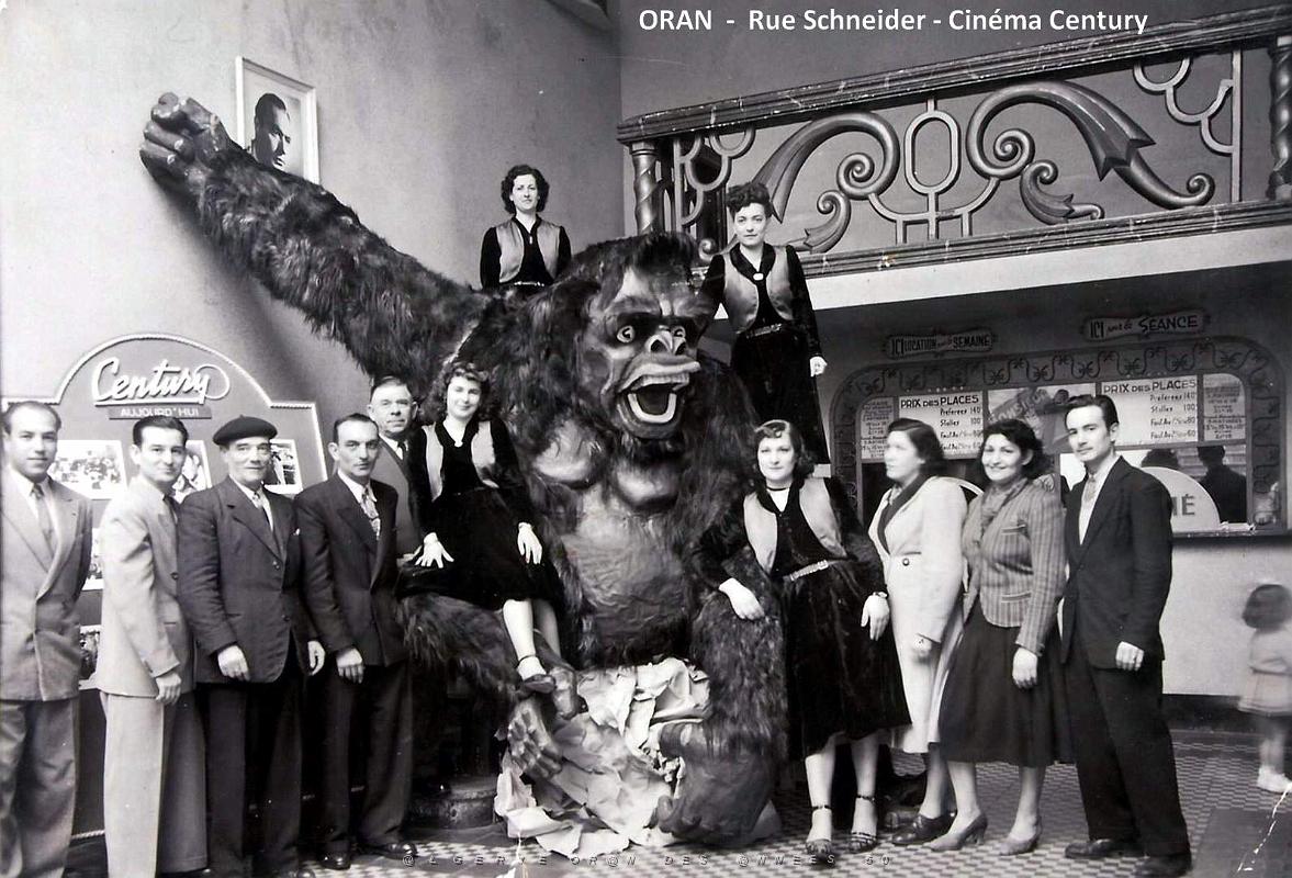 2199- Oran - Rue Schneider - Cinema Century.jpg